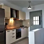 Mousa * Mikri Vigla